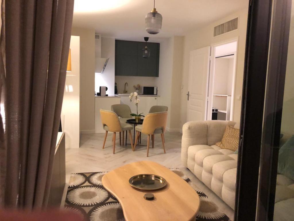 Beautiful Apartment Design Next To The Sea Antibes Eksteriør billede